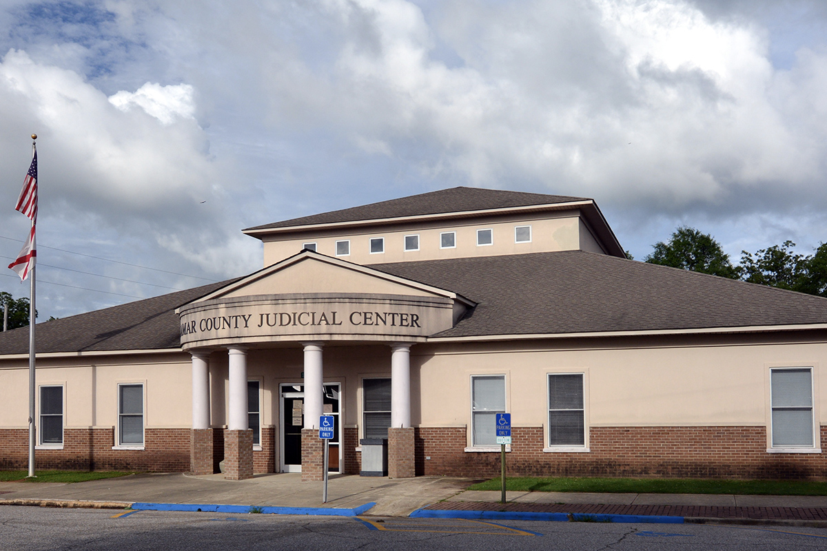Waste Management offers garbage and trash services in Vernon, AL